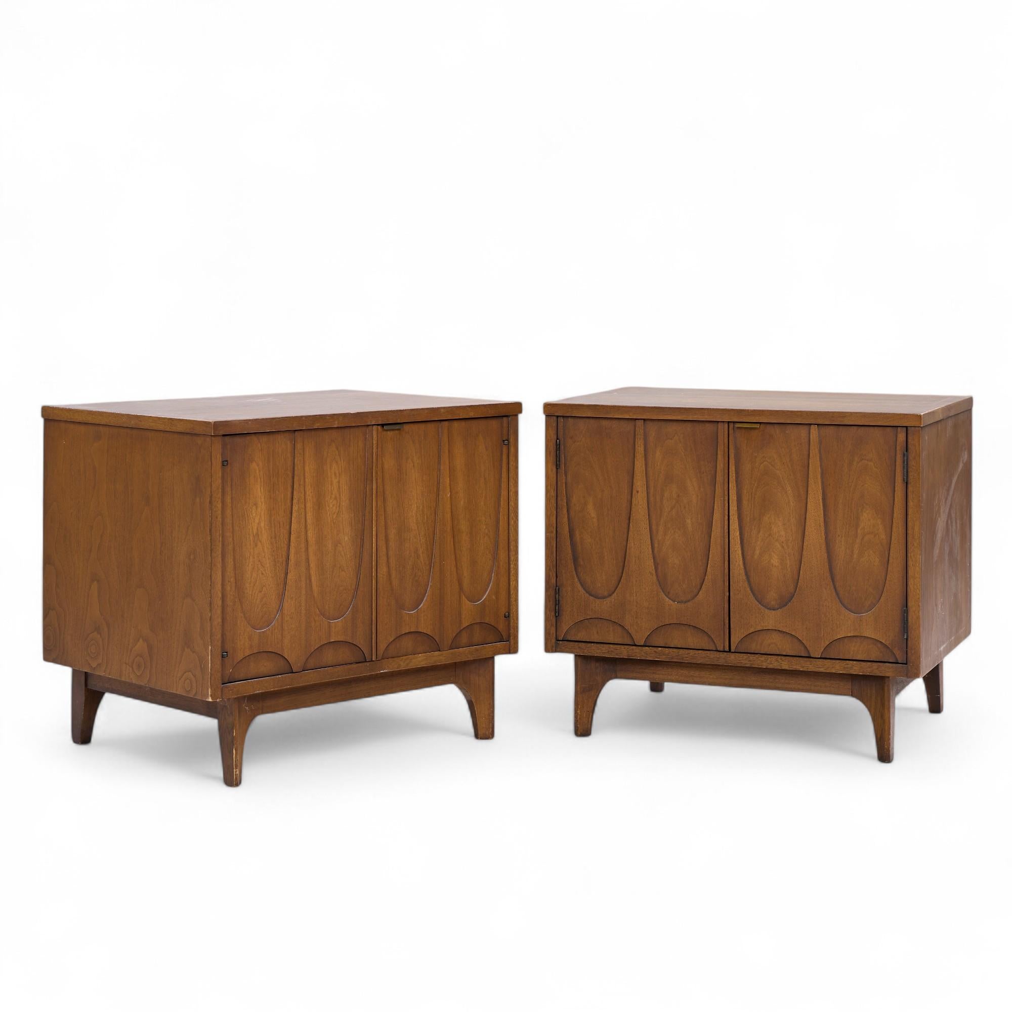 Broyhill Brasilia Mid Century Walnut Commode Nightstands - Pair

Each nightstand measures: 24 wide x 18 deep x 21 inches high

All pieces of furniture can be had in what we call restored vintage condition. That means the piece is restored upon