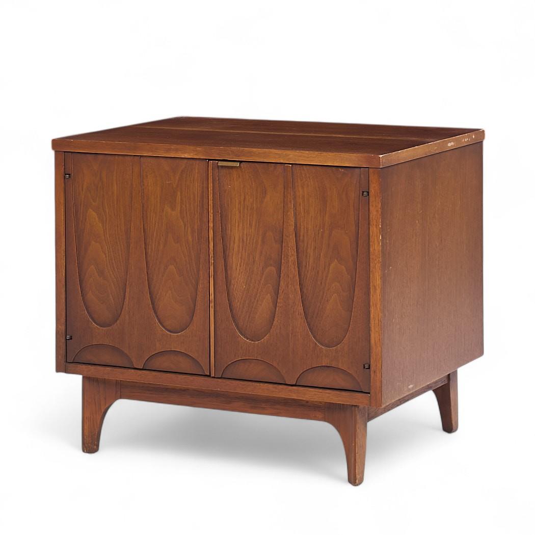 Broyhill Brasilia Mid Century Walnut Commode Nightstands - Pair For Sale 2
