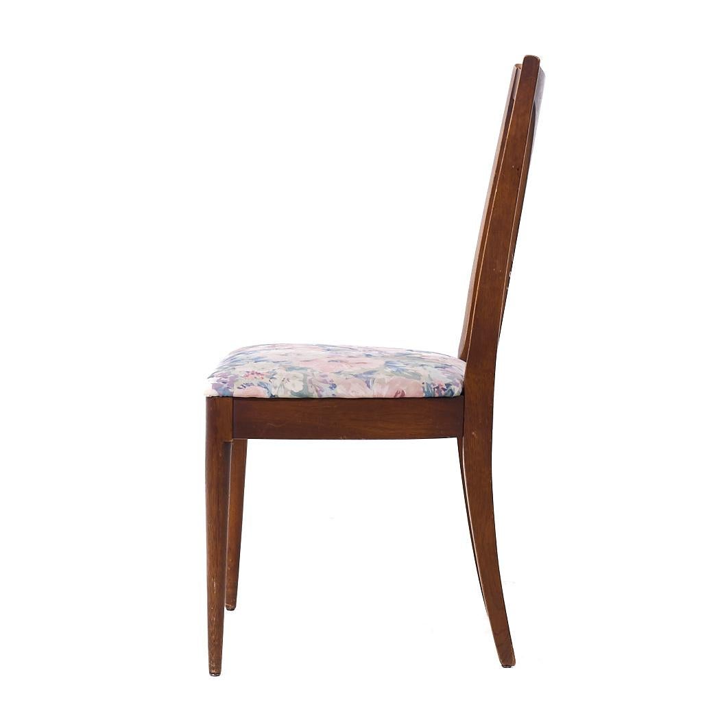 Broyhill Brasilia Chaises de salle à manger en noyer du milieu du siècle - Lot de 4 en vente 2