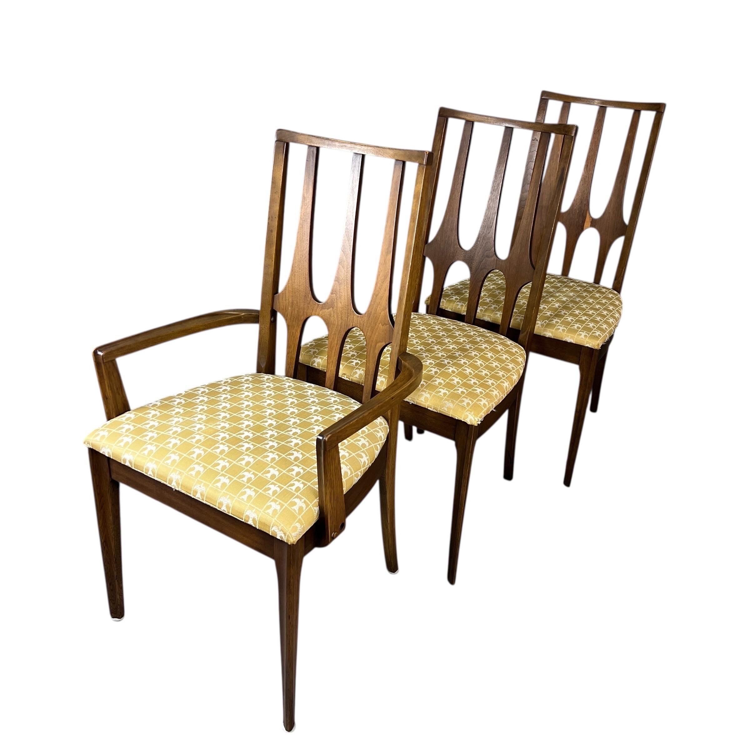 Mid-Century moderno Broyhill Brasilia - Sedie da pranzo in noce del Medioevo, set di 6 pezzi in vendita