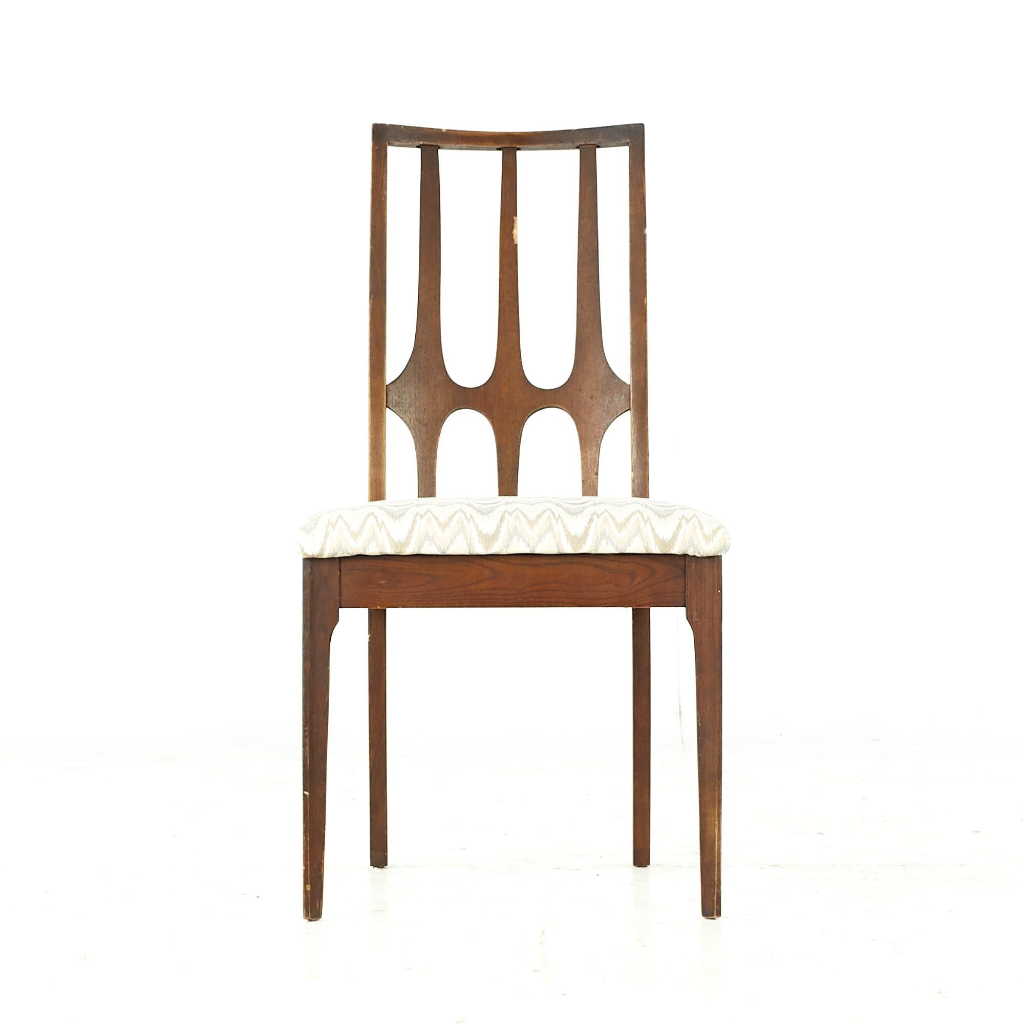 Broyhill Brasilia Midcentury Walnut Dining Chairs, Set of 6 In Good Condition For Sale In Countryside, IL