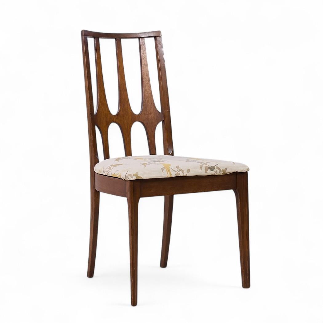 Broyhill Brasilia Mid Century Nussbaum Esszimmerstühle - Satz von 6 im Zustand „Gut“ im Angebot in Countryside, IL