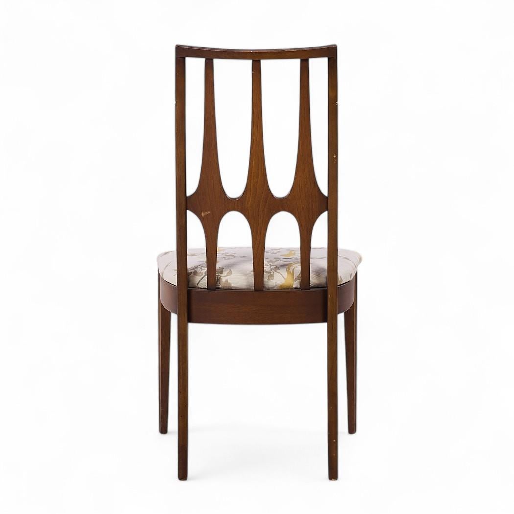 Broyhill Brasilia Mid Century Nussbaum Esszimmerstühle - Satz von 6 (20. Jahrhundert) im Angebot