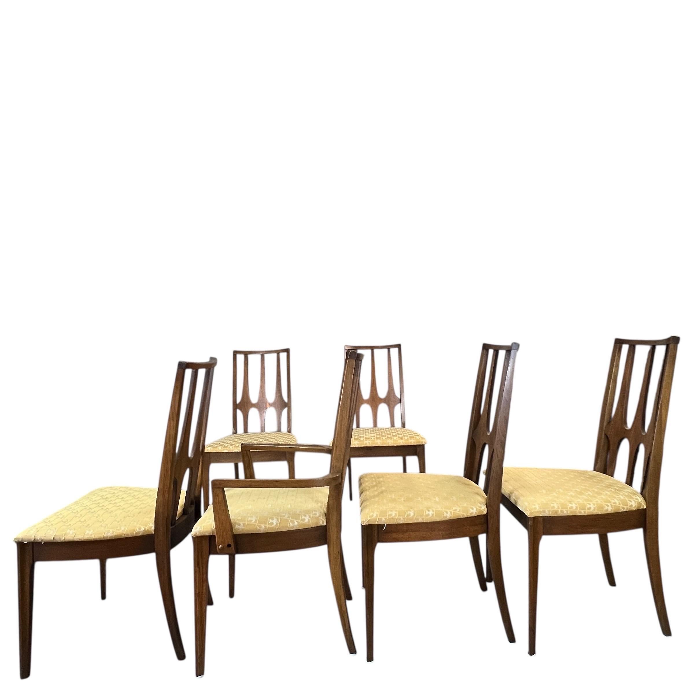 Noce Broyhill Brasilia - Sedie da pranzo in noce del Medioevo, set di 6 pezzi in vendita