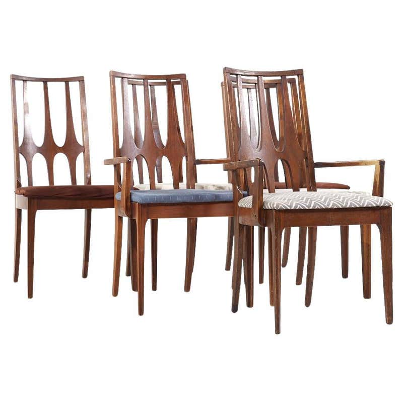 Broyhill Brasilia II Mid Century Walnut Dining Table For Sale at