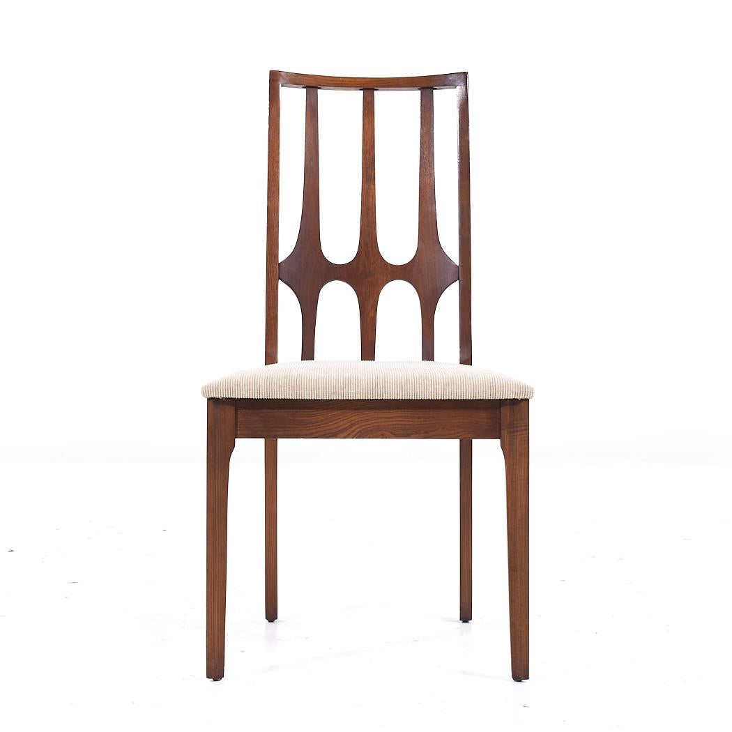 Broyhill Brasilia Mid Century Walnut Dining Chairs - Set of 8 In Good Condition In Countryside, IL