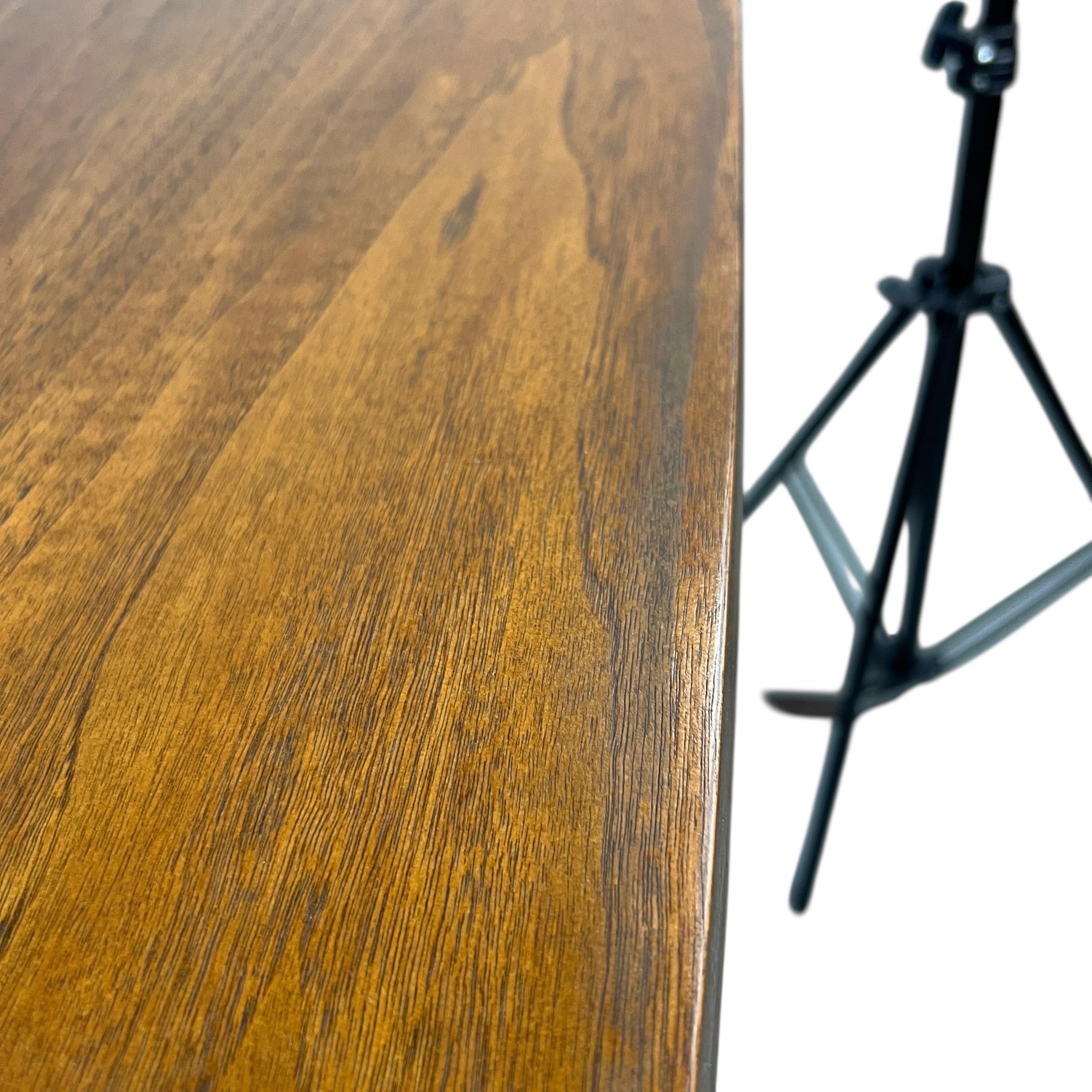 Broyhill Brasilia Table de salle à manger en noyer du milieu du siècle en vente 4