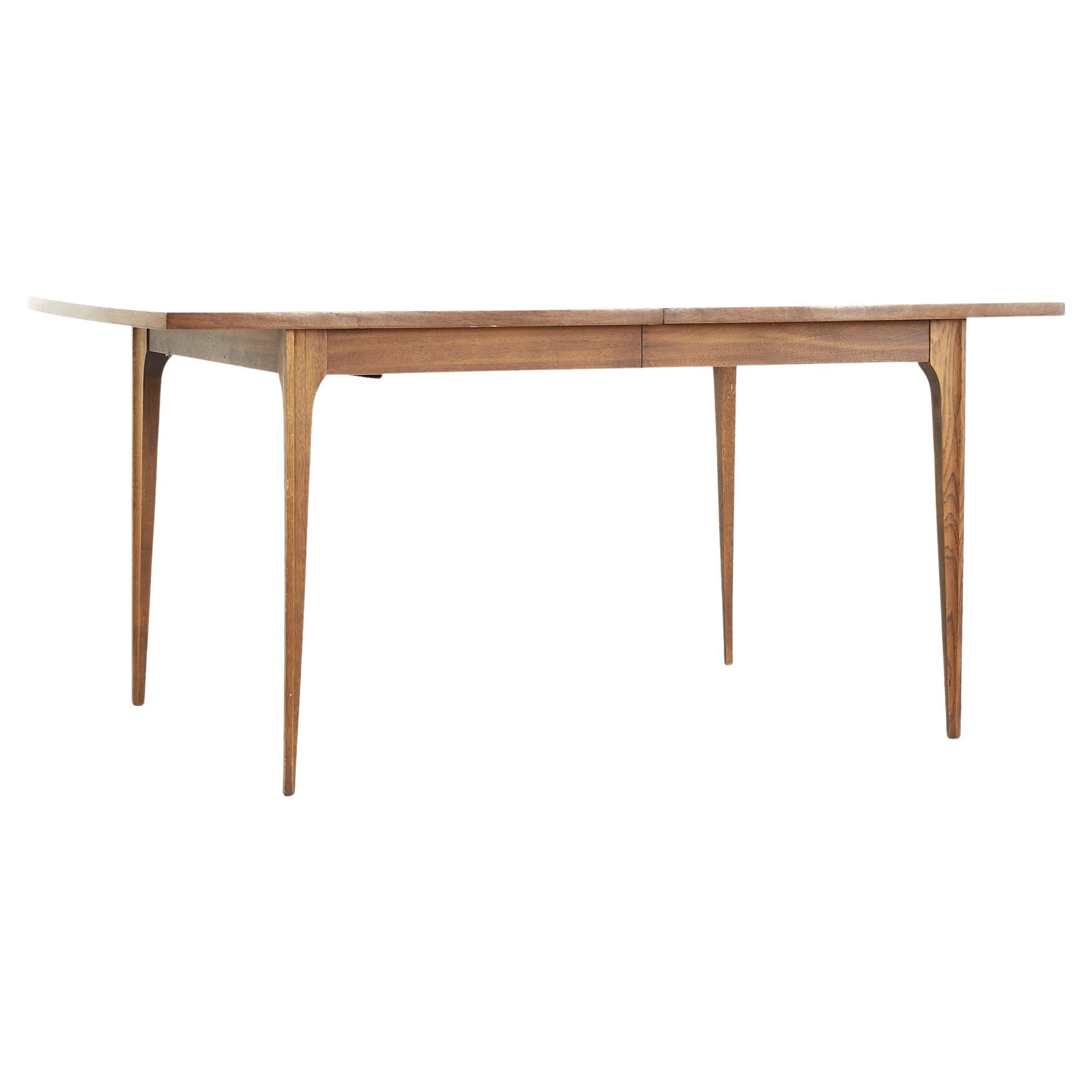 Broyhill Brasilia Mid Century Table de salle à manger en noyer avec 1 feuille