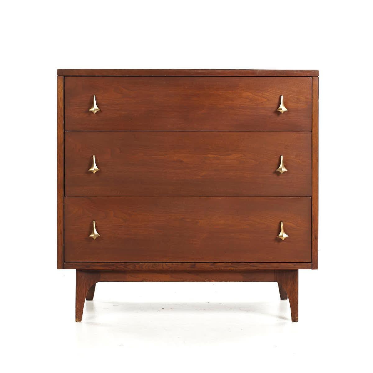 Broyhill Brasilia Mid Century Walnut Dresser Chest of Drawers

This dresser measures: 30.75 wide x 17 deep x 29.75 high

All pieces of furniture can be had in what we call restored vintage condition. That means the piece is restored upon purchase so