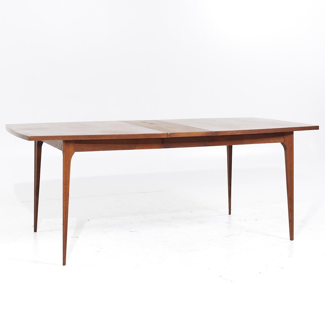 Broyhill Brasilia Mid Century Walnut Expanding Dining Table with 2 Leaves For Sale 1