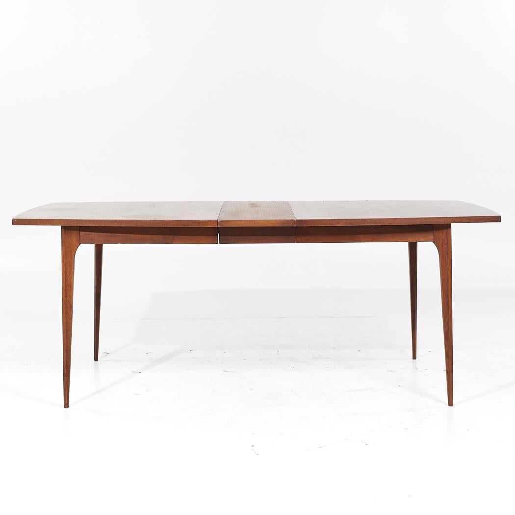 Broyhill Brasilia Mid Century Walnut Expanding Dining Table with 2 Leaves For Sale 2