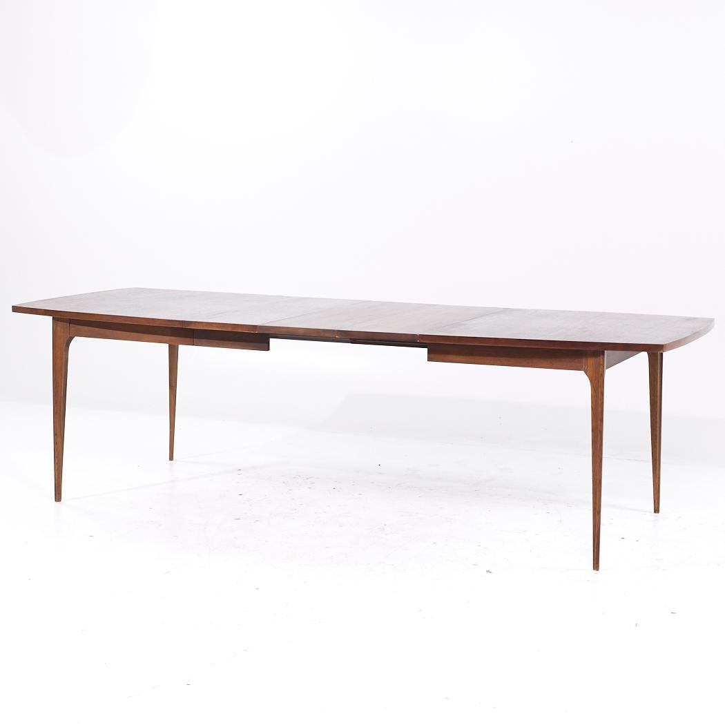 Broyhill Brasilia Mid Century Walnut Expanding Dining Table with 3 Leaves For Sale 8