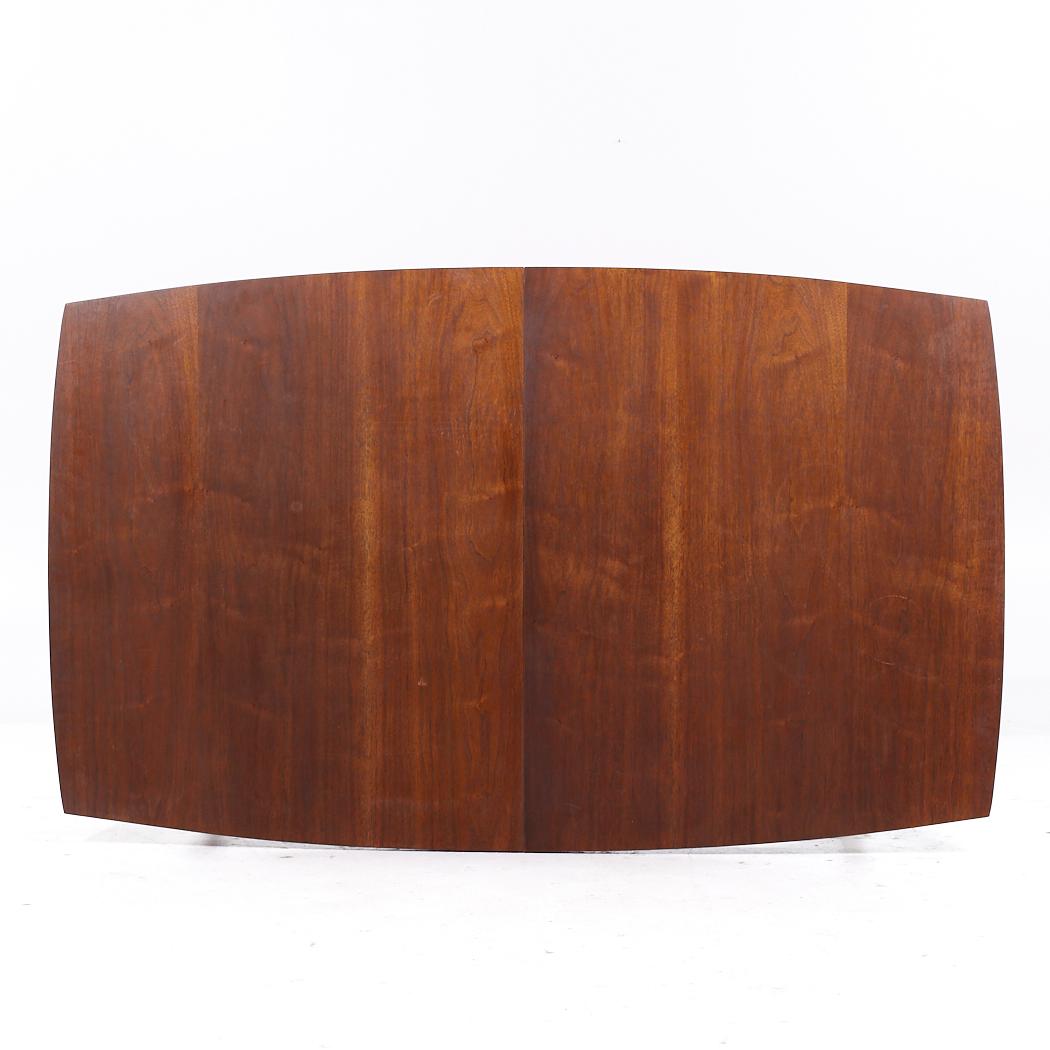 Late 20th Century Broyhill Brasilia Mid Century Walnut Expanding Dining Table with 3 Leaves For Sale
