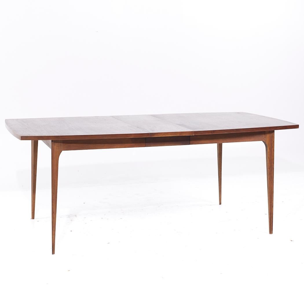 Broyhill Brasilia Mid Century Walnut Expanding Dining Table with 3 Leaves For Sale 1