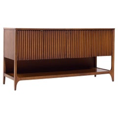 Broyhill Brasilia Mid Century Walnut Fluted Buffet Credenza