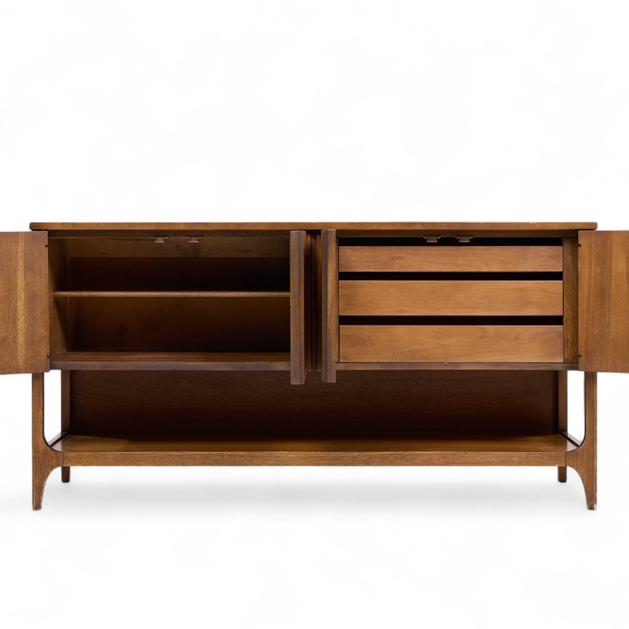 Broyhill Brasilia Mid Century Walnut Fluted Credenza For Sale 1