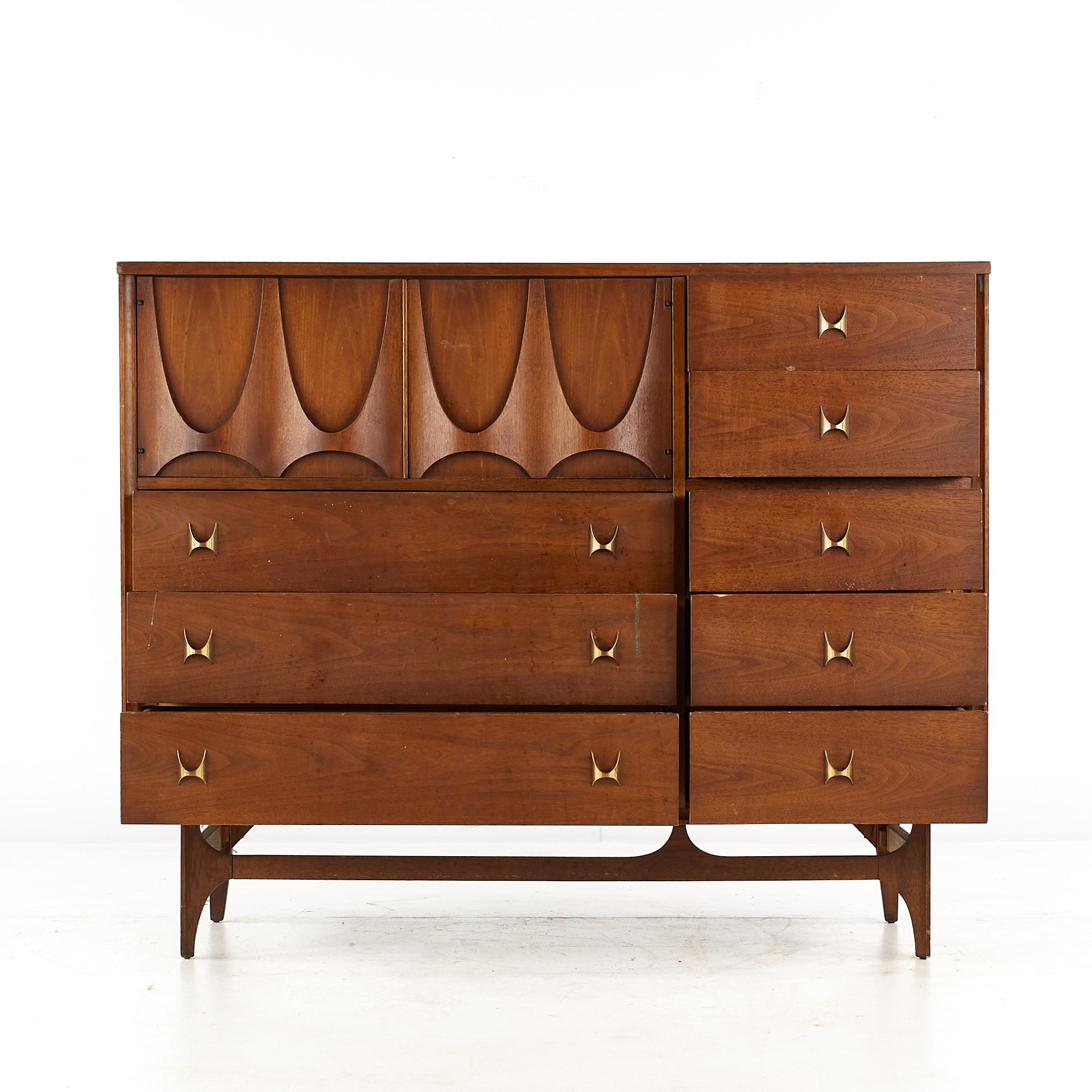 Broyhill Brasilia Mid Century Walnut Magna Dresser For Sale 1