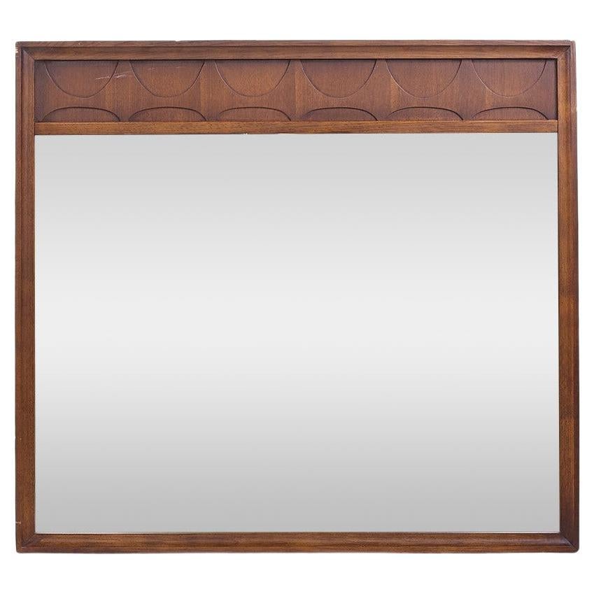 Broyhill Brasilia Miroir en noyer du milieu du siècle