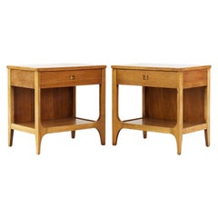 Broyhill Brasilia Mid-Century Nachttische aus Nussbaumholz