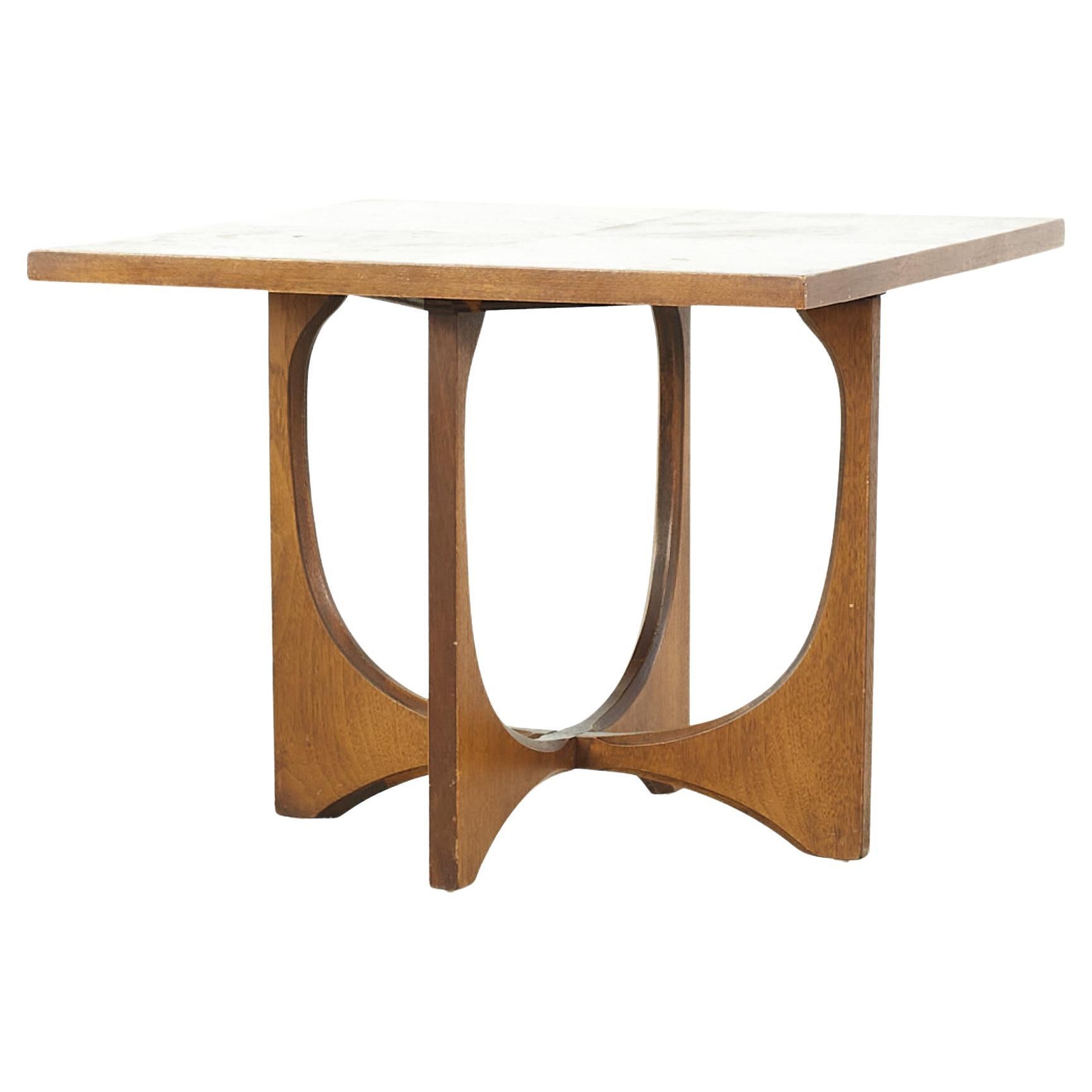 Mesa auxiliar cuadrada de nogal Broyhill Brasilia Mid Century