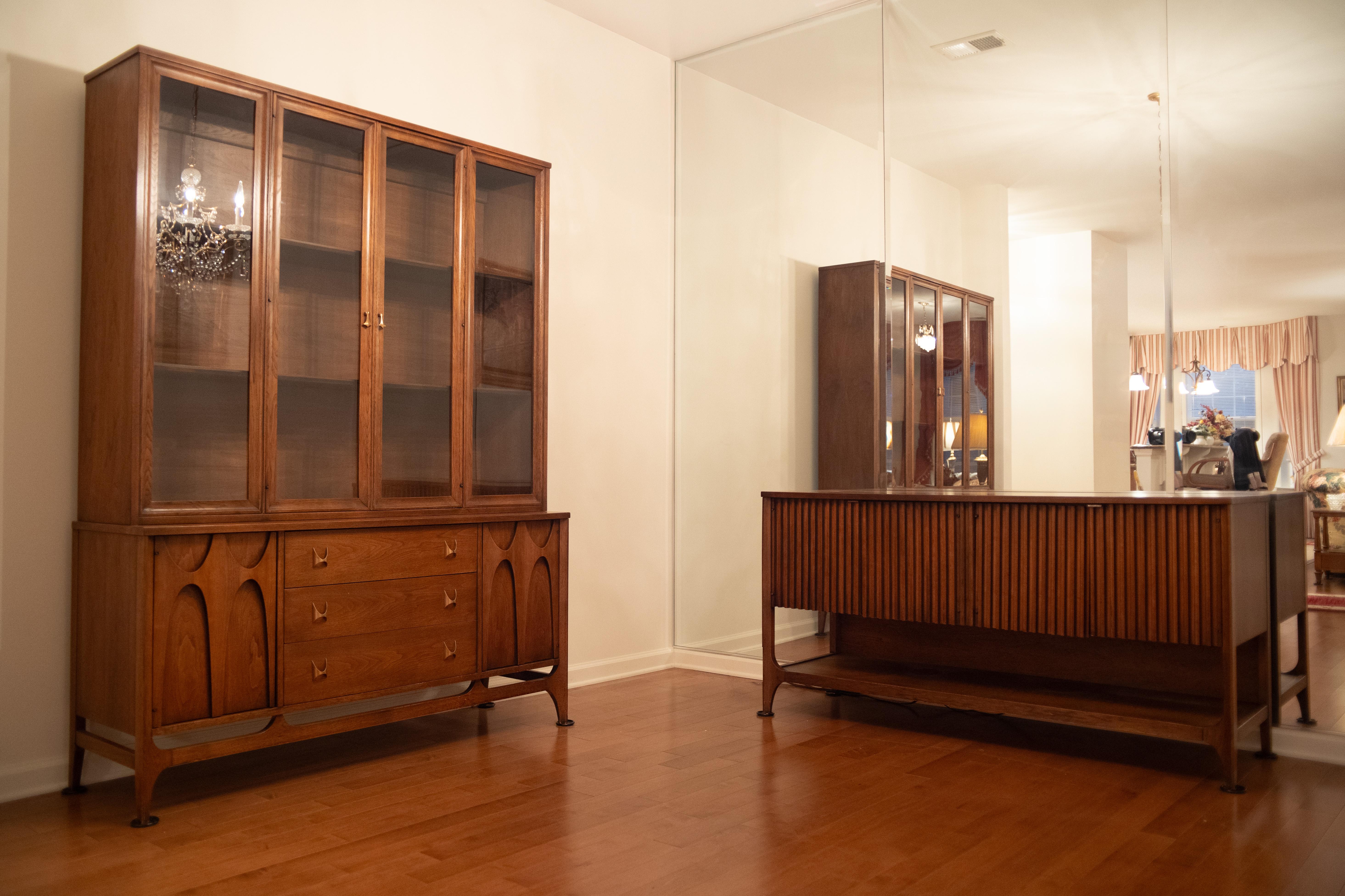 Broyhill Brasilia Modelo 6140-62/63 Mueble Aparador/Cubierta Chino Nogal en venta 6