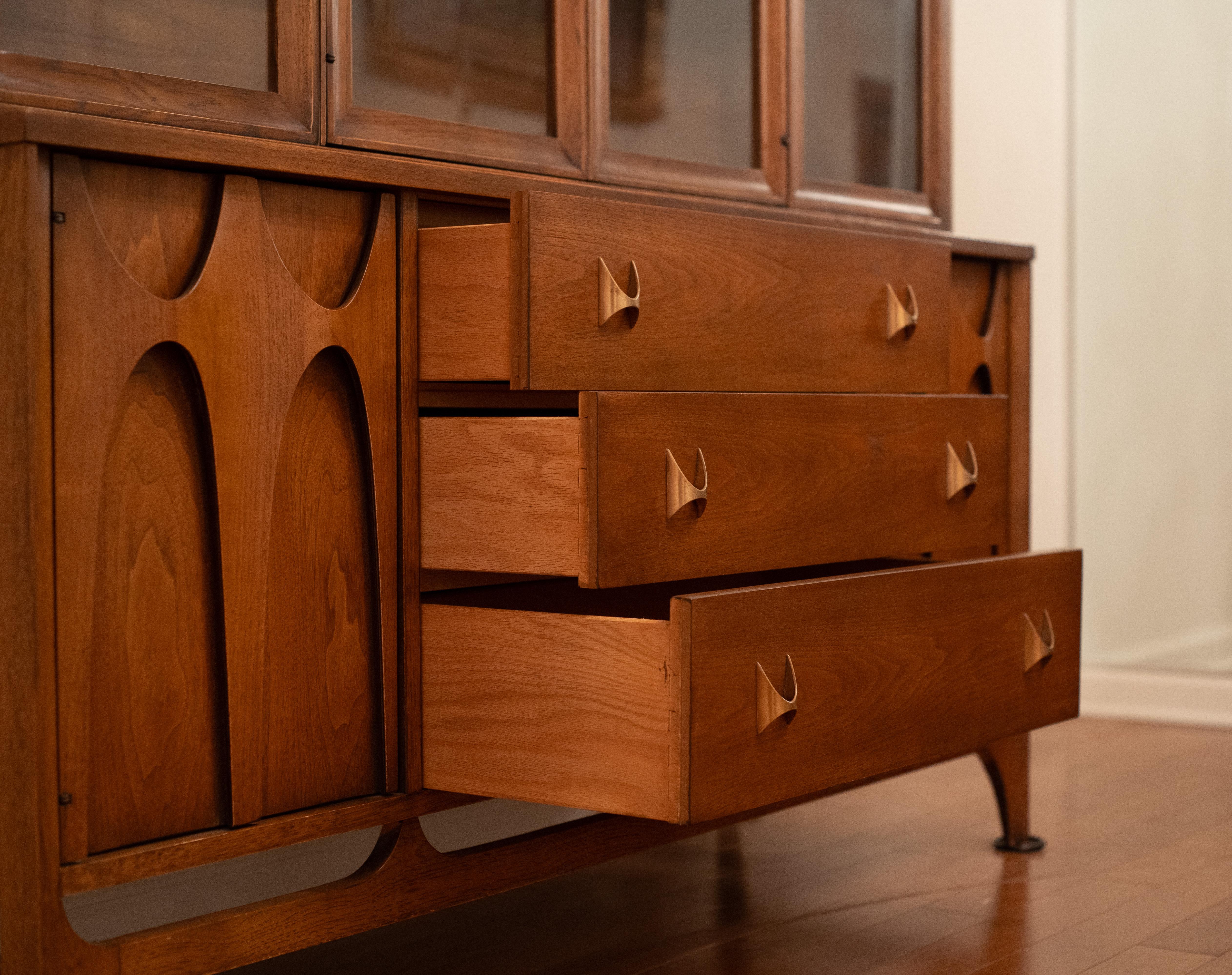 Broyhill Brasilia Modelo 6140-62/63 Mueble Aparador/Cubierta Chino Nogal en venta 3