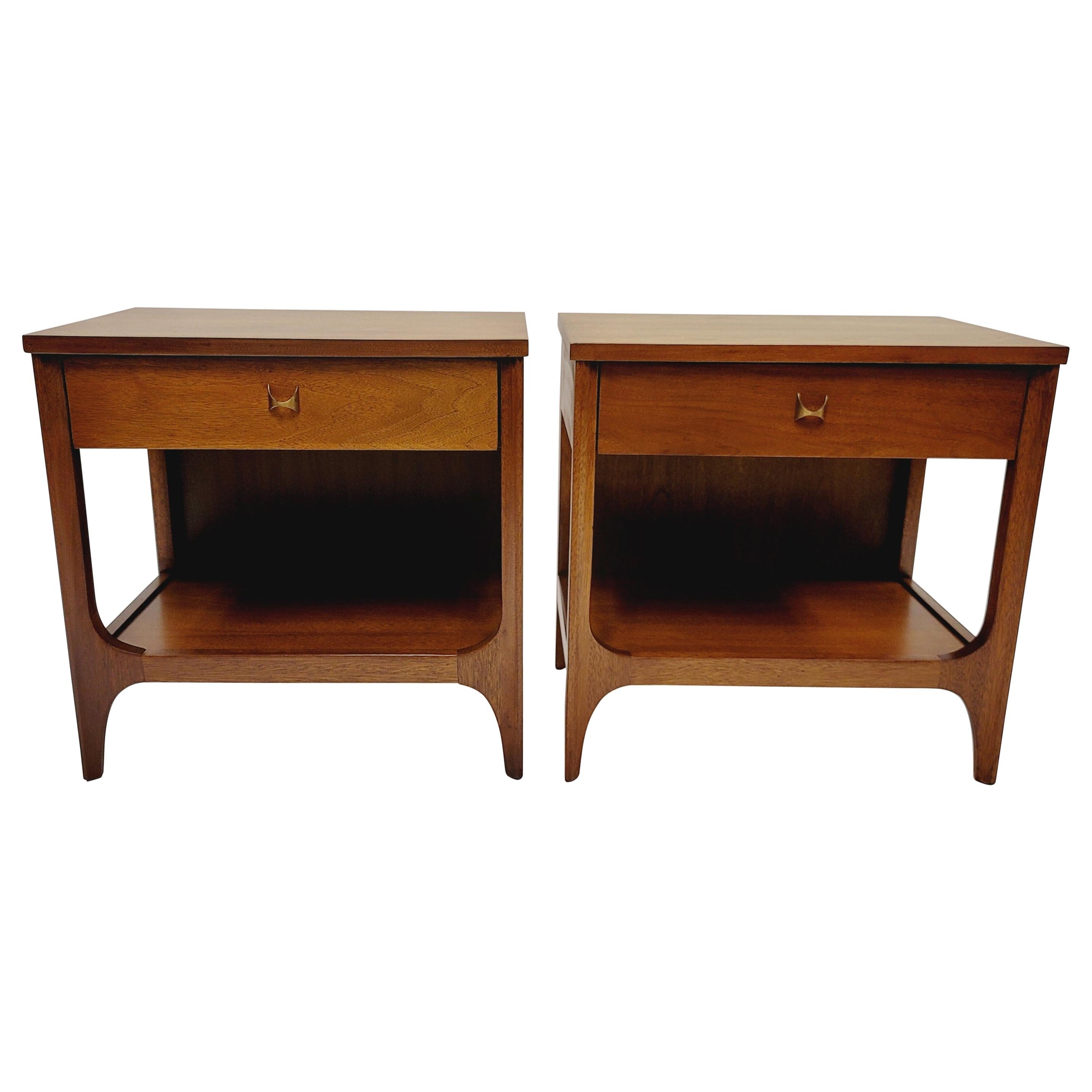 Broyhill Brasilia Pair of Nightstands