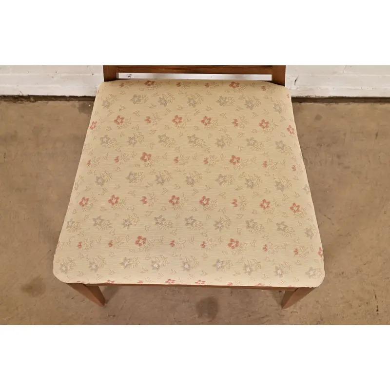 Broyhill Brasilia Style Mid-Century Modern High Back Dining Chair, Paar im Angebot 1