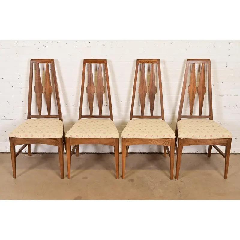 Mid-Century moderno Broyhill Brasilia - Sedie da pranzo con schienale alto in stile Mid-Century Modern, Set di quattro sedie in vendita