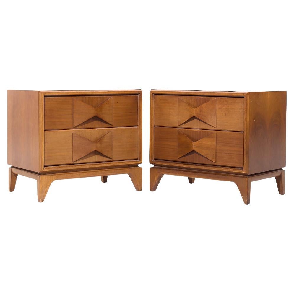 Broyhill Brasilia Style Mid Century Walnut Nightstands - Pair