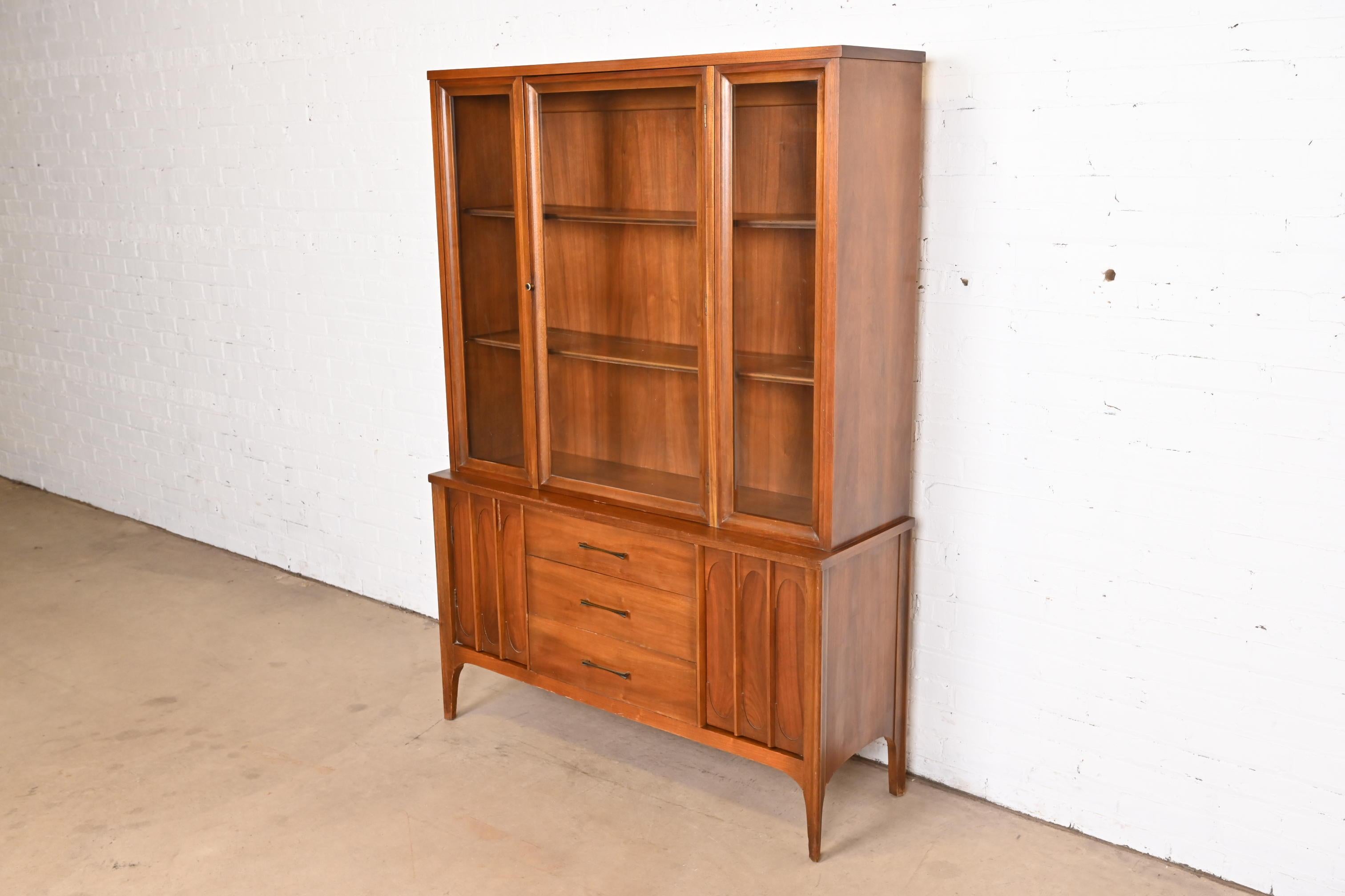 Broyhill Brasilia Style Sculpted Walnut Breakfront Bookcase or China Cabinet In Good Condition In South Bend, IN