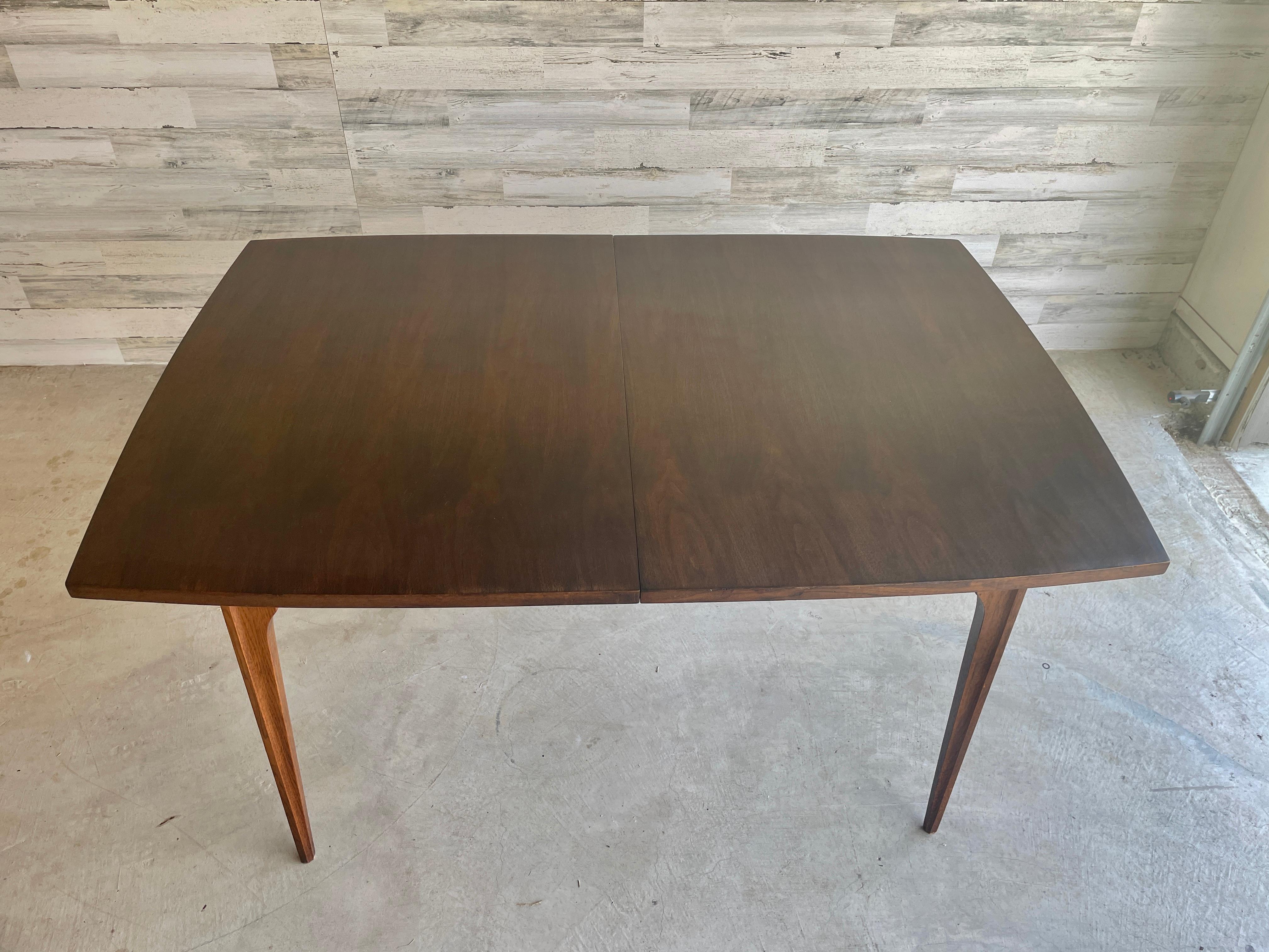 broyhill brasilia dining table