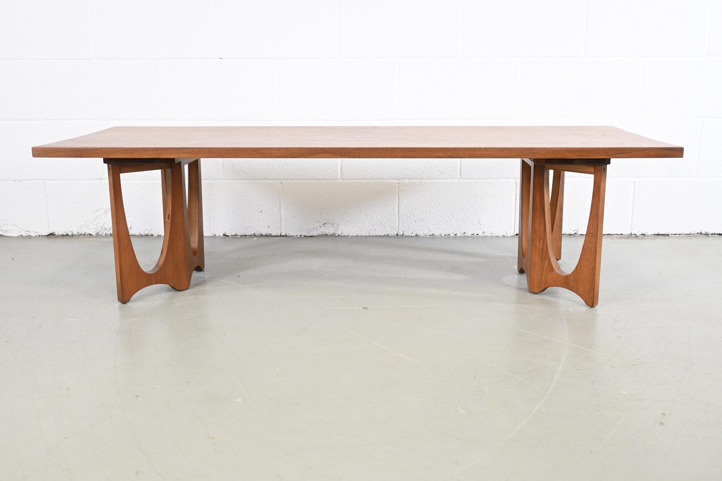 broyhill brasilia coffee table