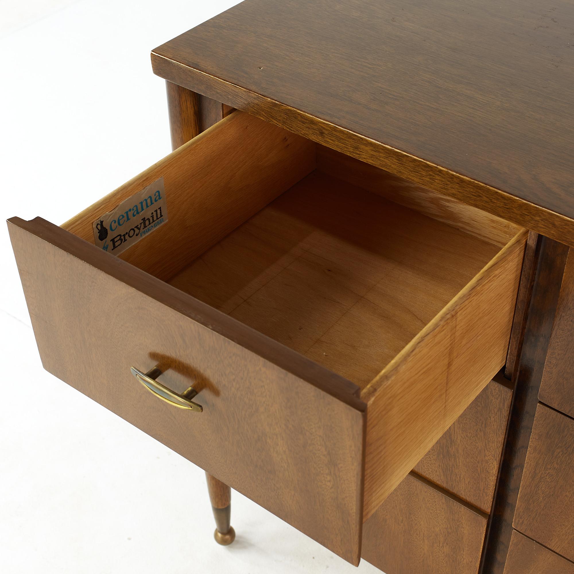 Broyhill Cerama Mid Century Brass and Walnut Lowboy Dresser In Good Condition In Franklin Park, IL