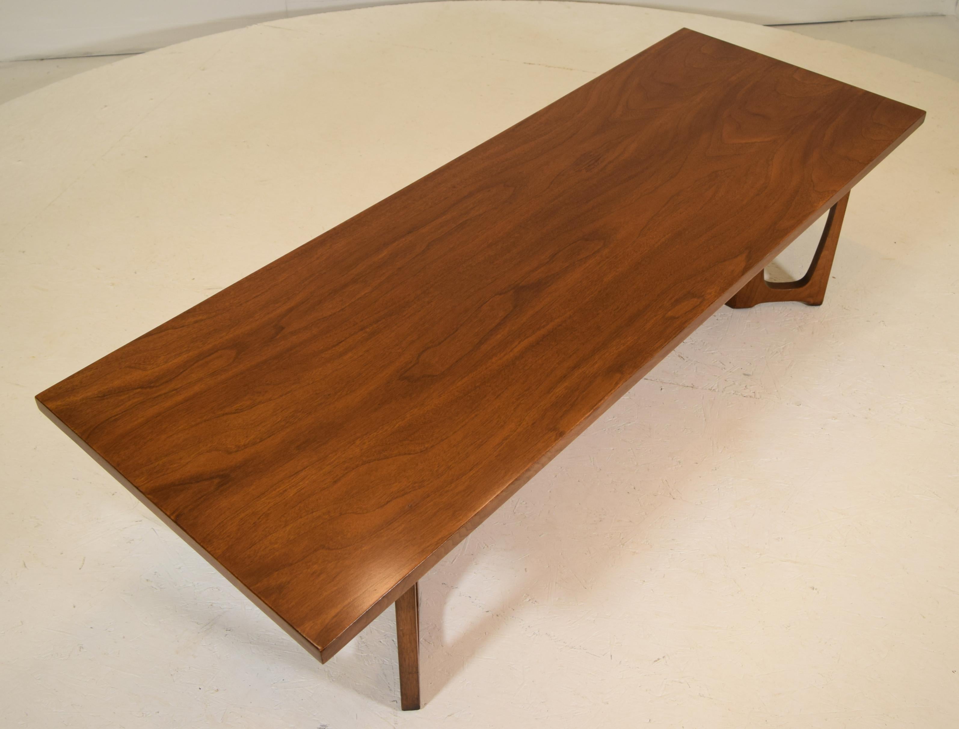 broyhill coffee table with drawers