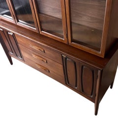 Broyhill Emphasis Mid Century Modern China Cabinet Display Case c. 1960s