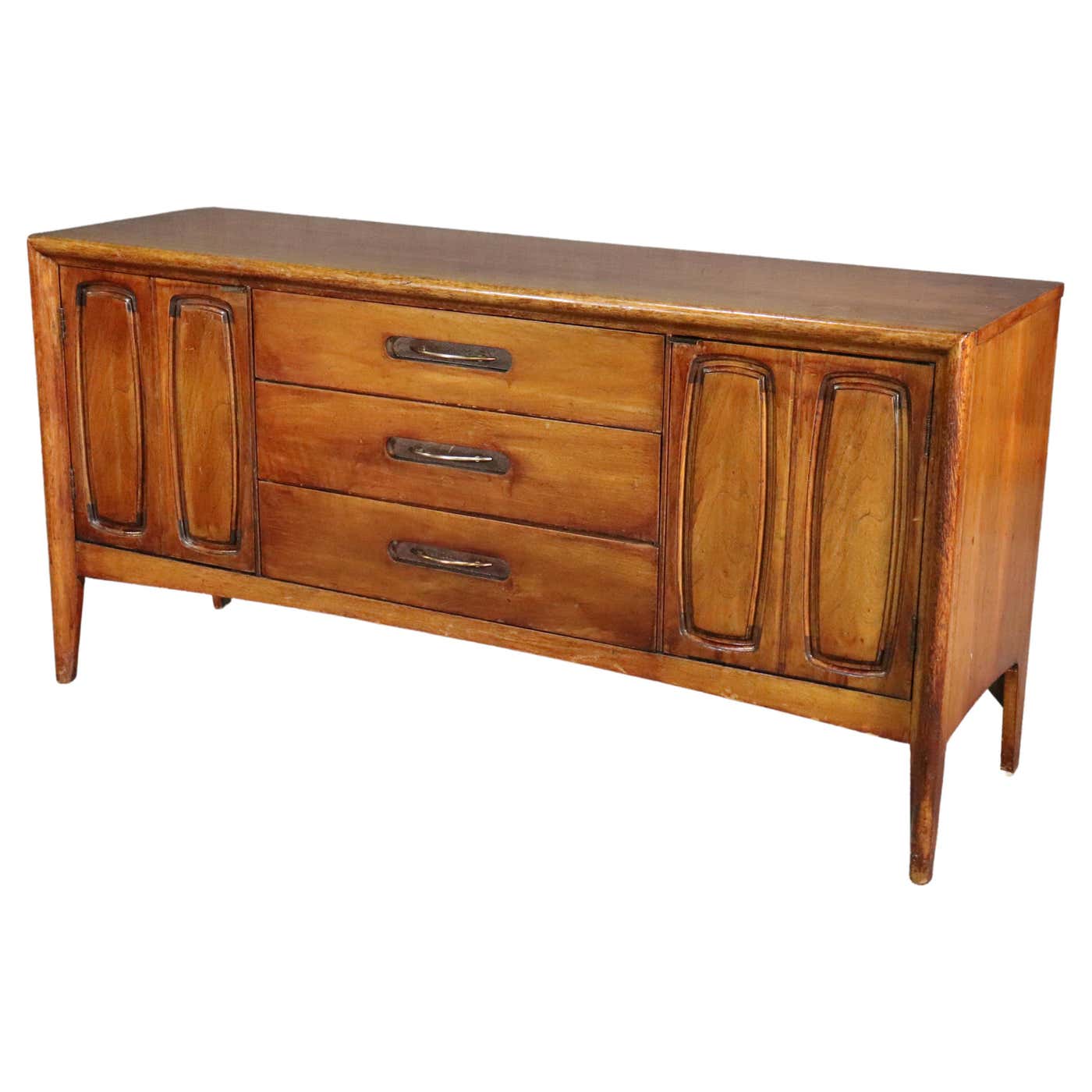 Broyhill 'Emphasis' Series Dresser For Sale at 1stDibs broyhill