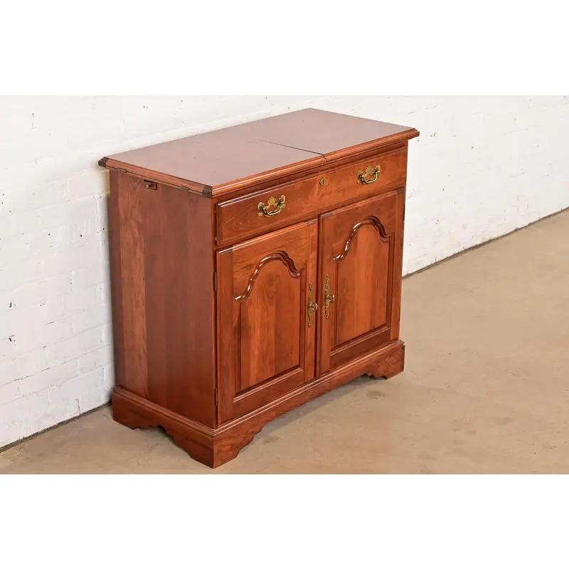 20th Century Broyhill Georgian Carved Cherry Wood Flip Top Bar Cabinet or Buffet Server For Sale