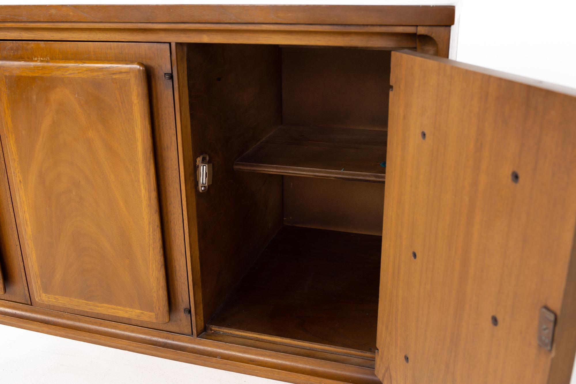 Broyhill Mid Century Forward '70 Small Bar Record Cabinet Credenza 1
