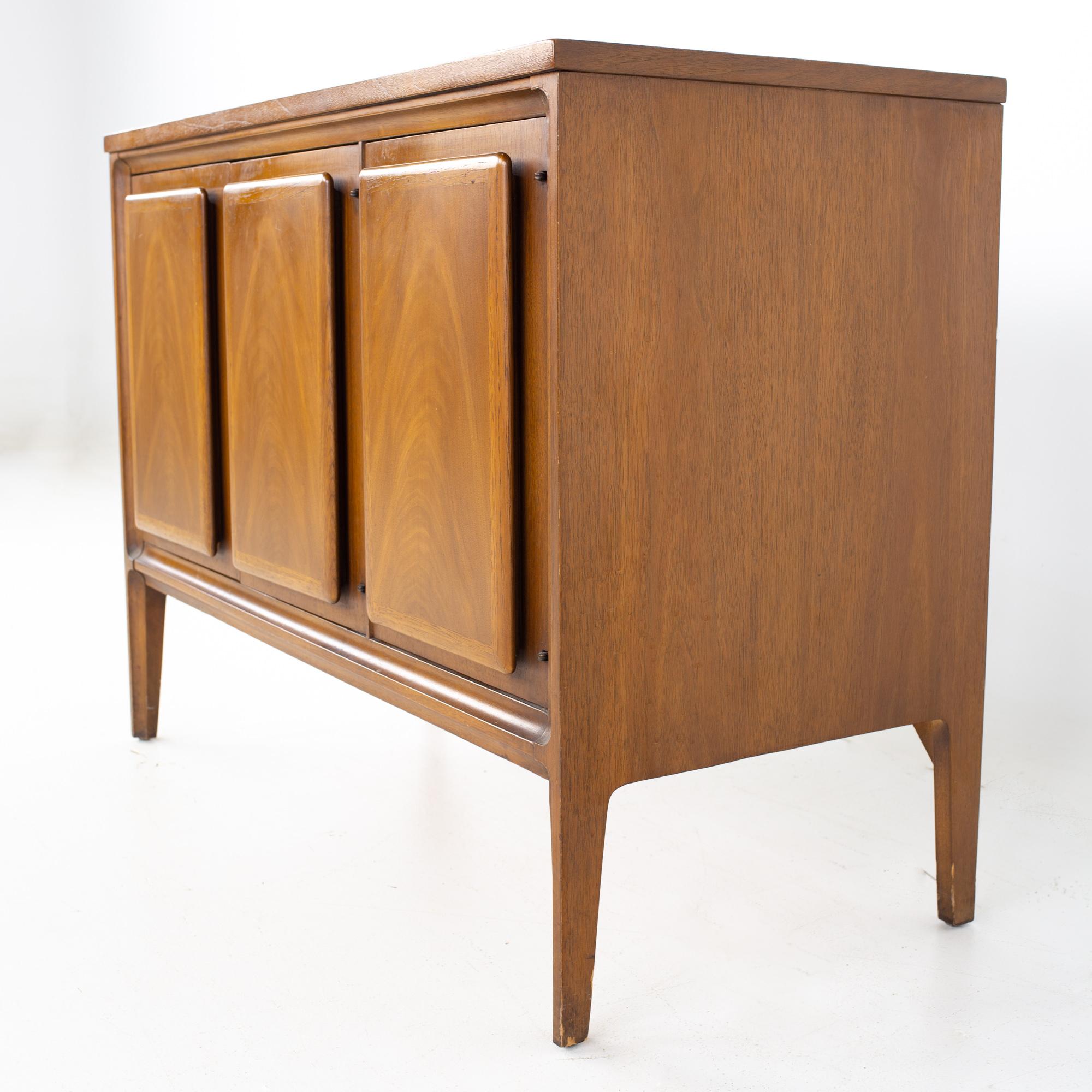 broyhill bar cabinet