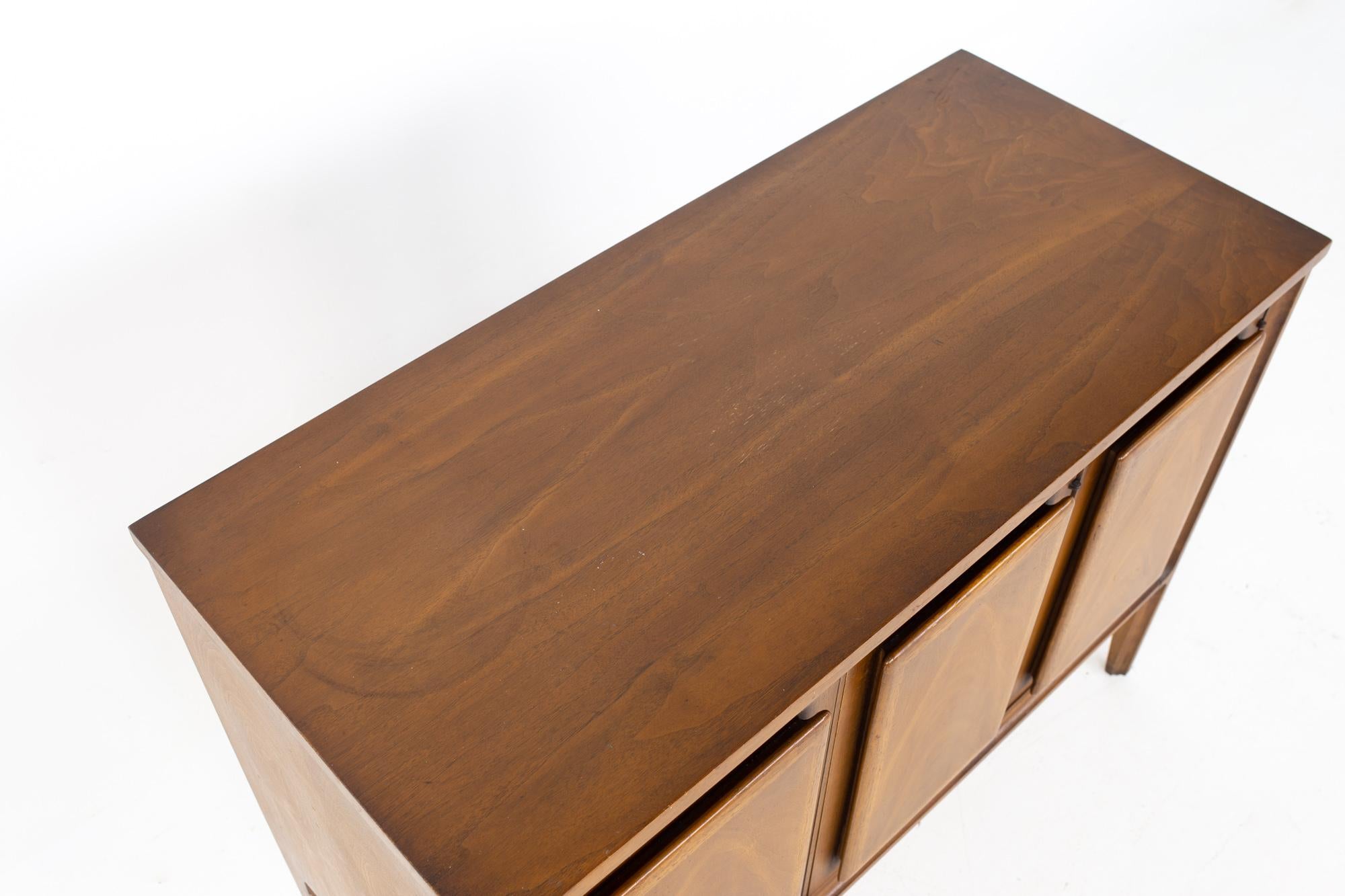 Mid-Century Modern Broyhill Mid Century Forward '70 Small Bar Record Cabinet Credenza