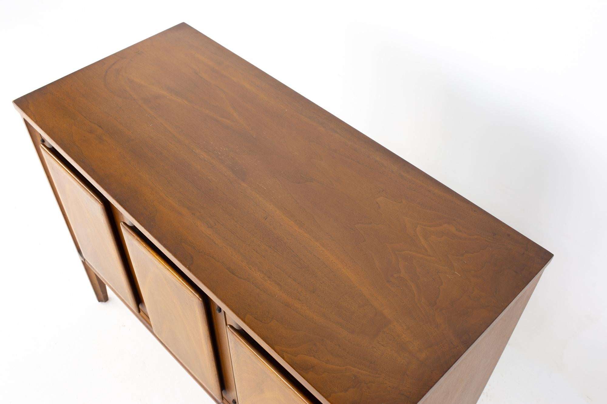 American Broyhill Mid Century Forward '70 Small Bar Record Cabinet Credenza