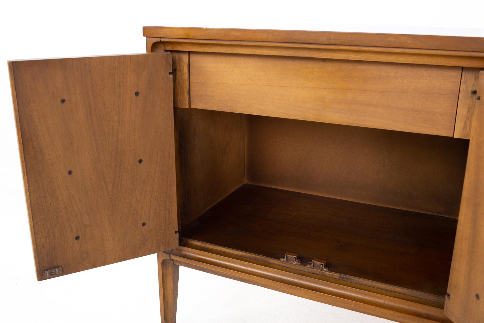 Late 20th Century Broyhill Mid Century Forward '70 Small Bar Record Cabinet Credenza