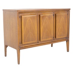 Broyhill Mid Century Forward '70 Kleine Bar Record Cabinet Credenza