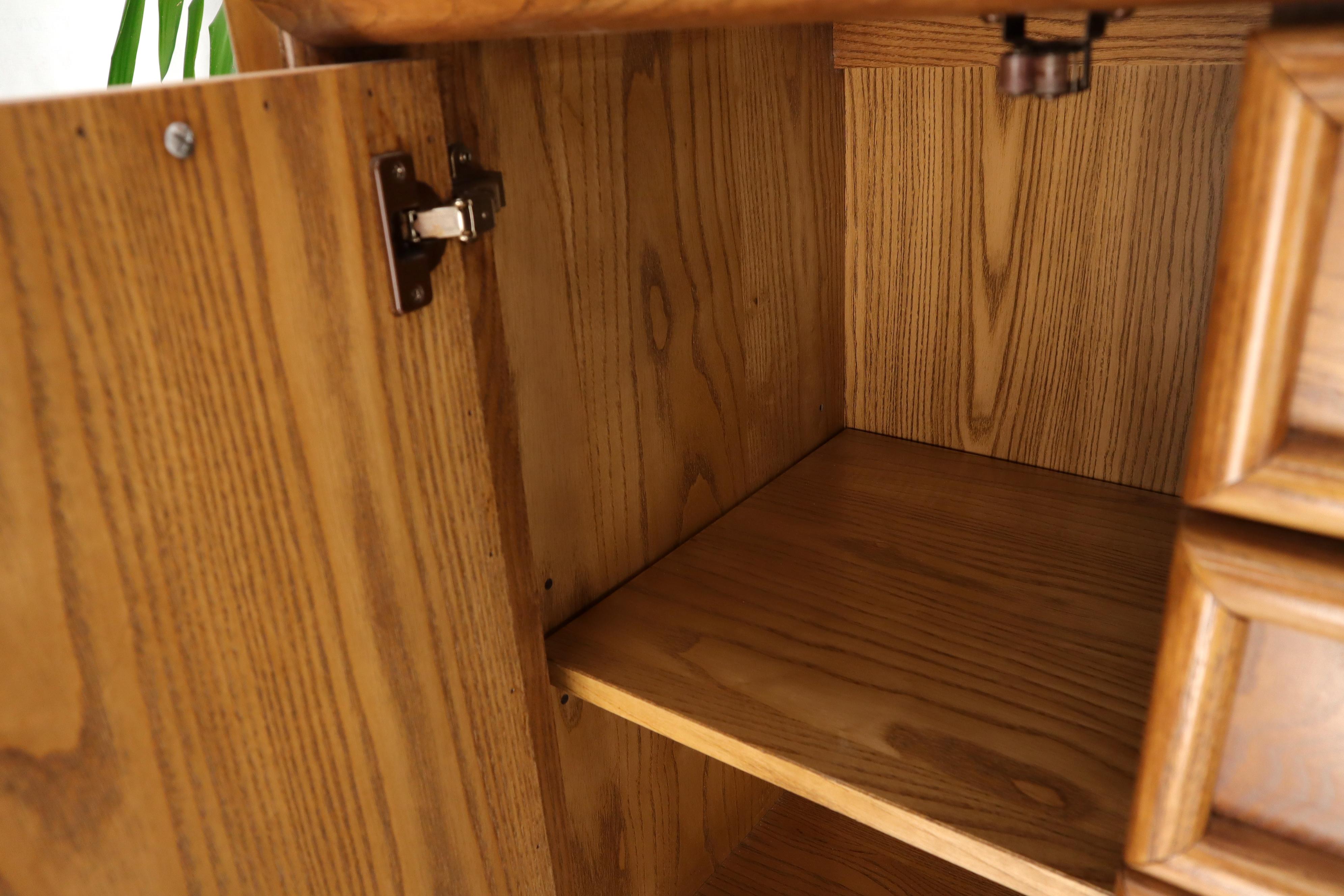 Oak Broyhill Multidrawer Gentleman's Chest Dresser w/ Two Doors Compartments For Sale