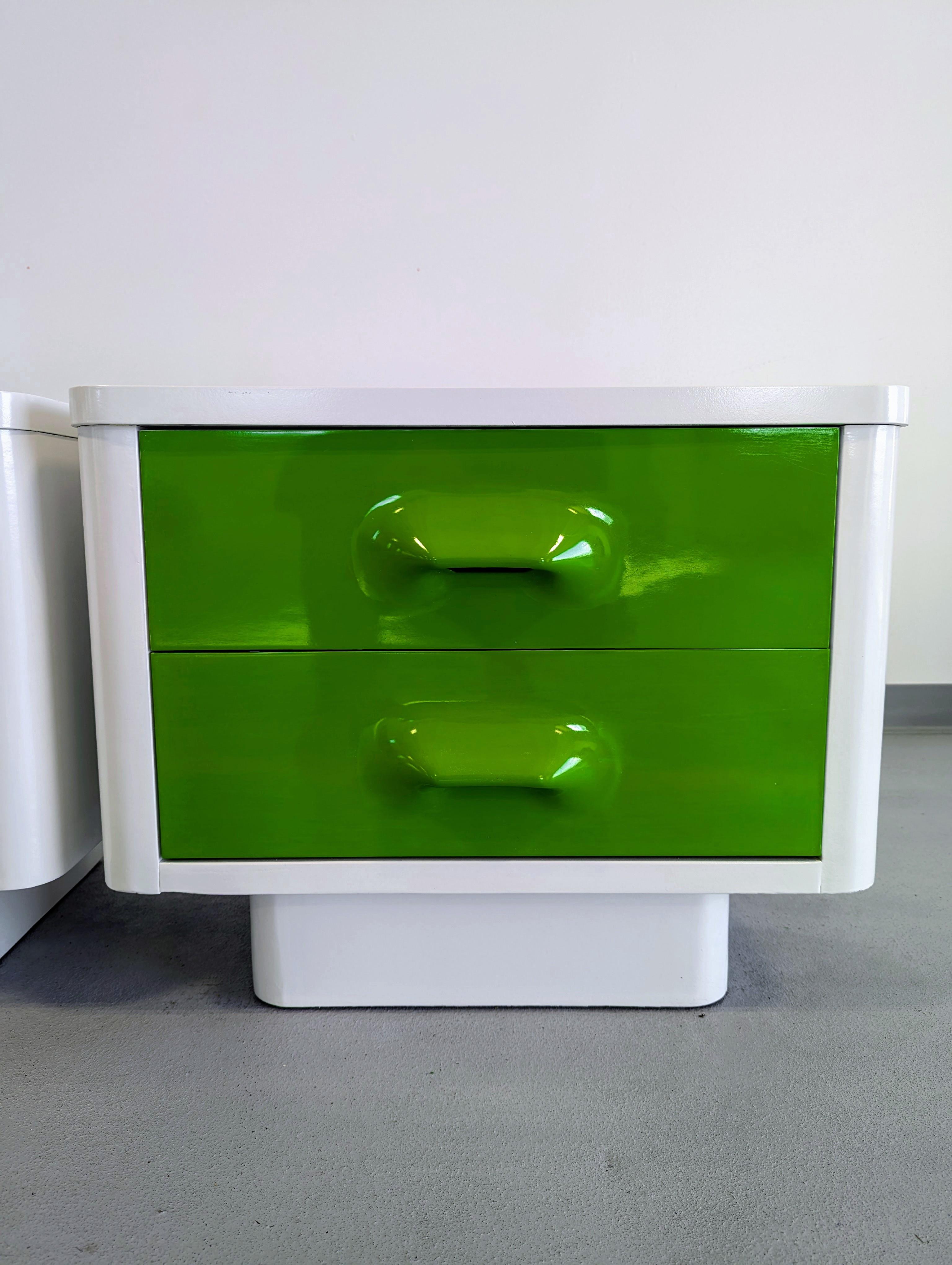 20th Century Broyhill Premier Chapter One Nightstands For Sale