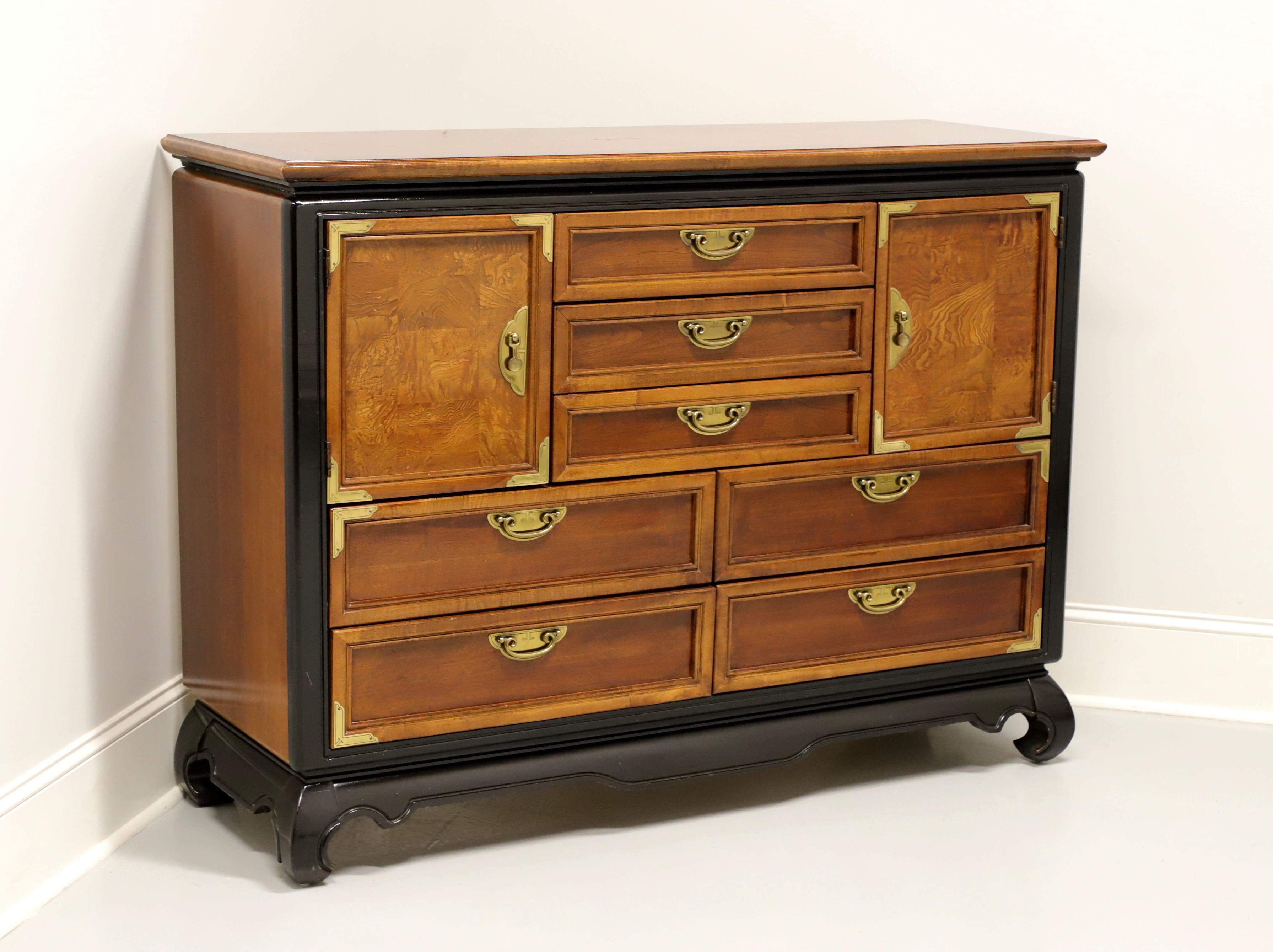 BROYHILL PREMIER Chinoiserie Ming Style Credenza / Dresser For Sale 4