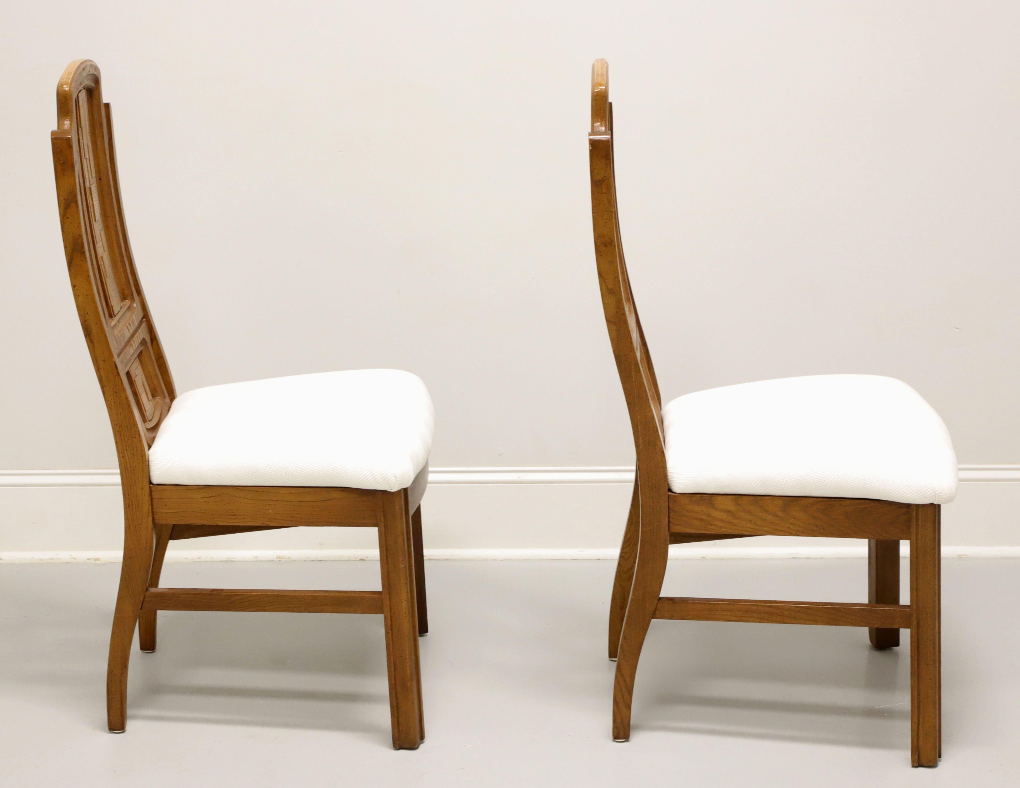 BROYHILL PREMIER Mid 20th Century Oak Brutalist Style Dining Side Chairs -Pair B In Good Condition For Sale In Charlotte, NC