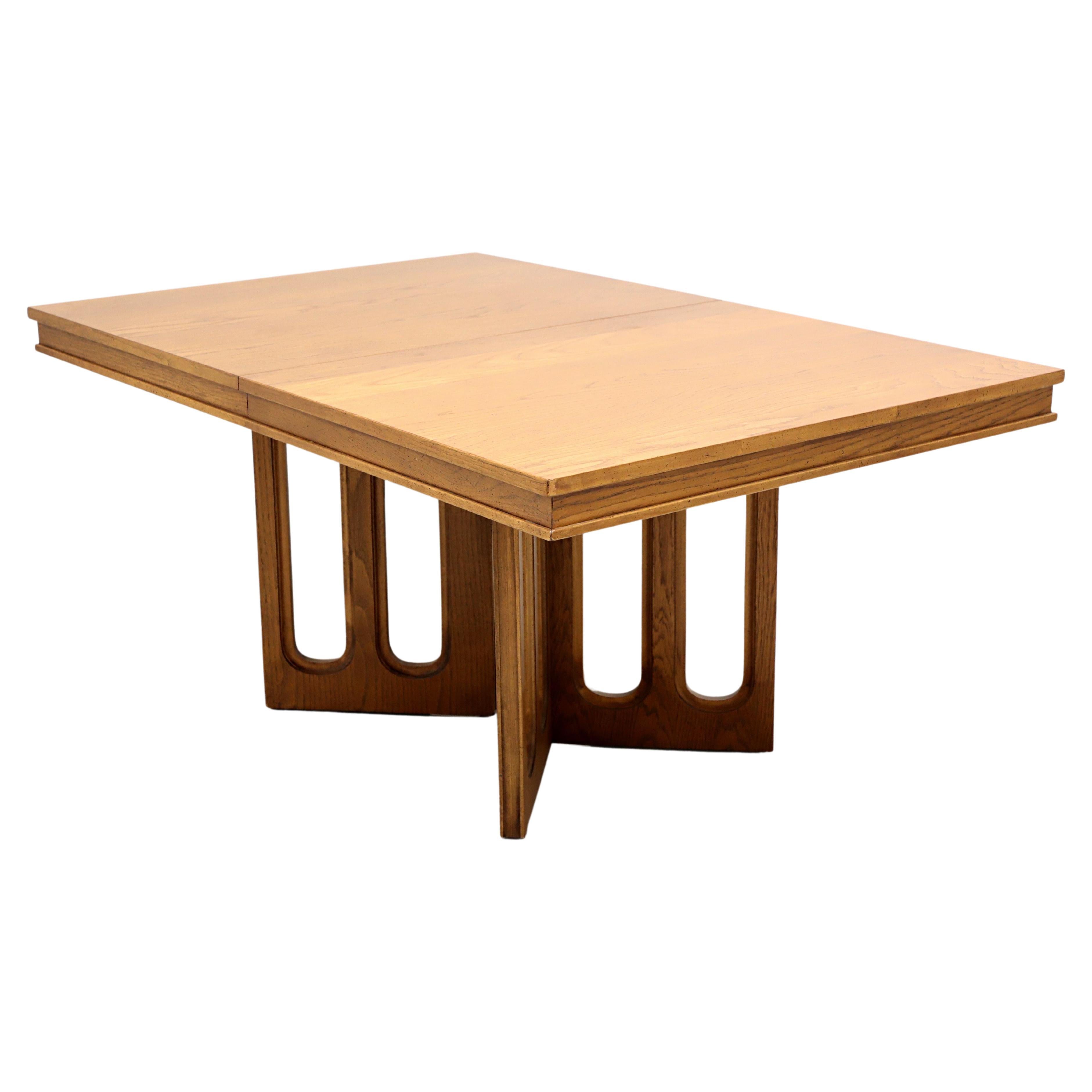 BROYHILL PREMIER Mid 20th Century Oak Brutalist Style Dining Table For Sale