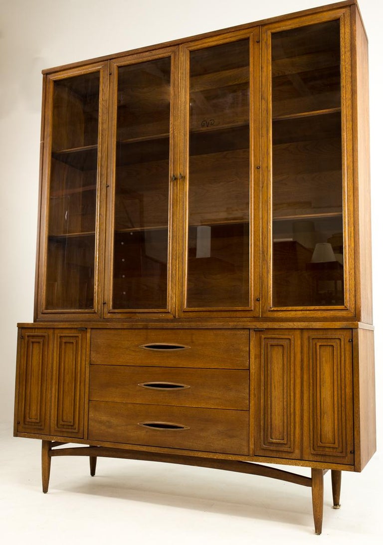 Broyhill Premier Sculptra Mid Century China Cabinet at 1stDibs